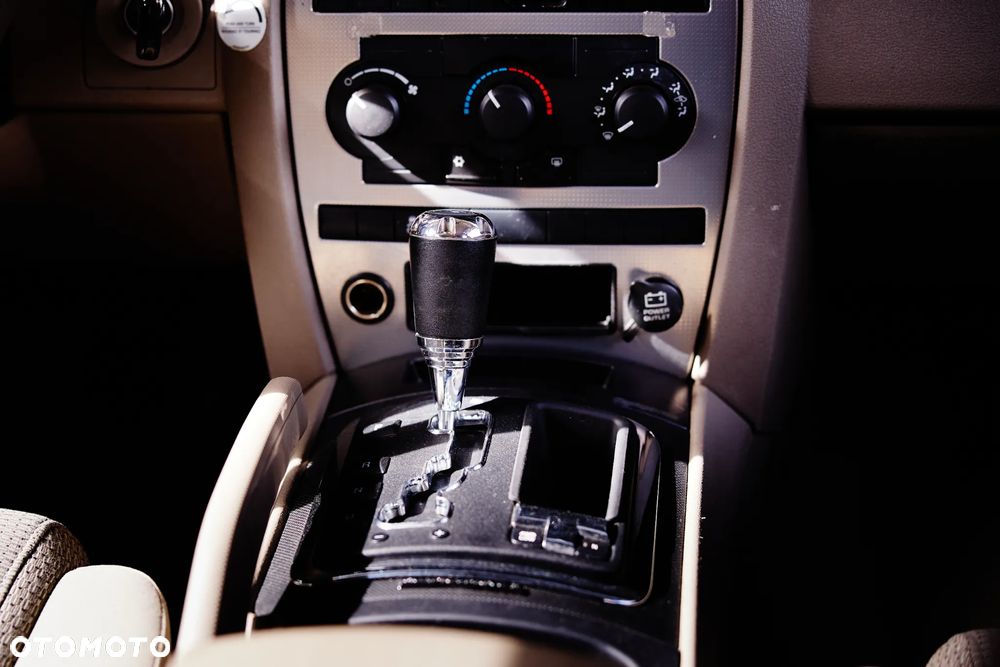 Jeep Commander 3.0 CRD DPF Automatik Limited - 22