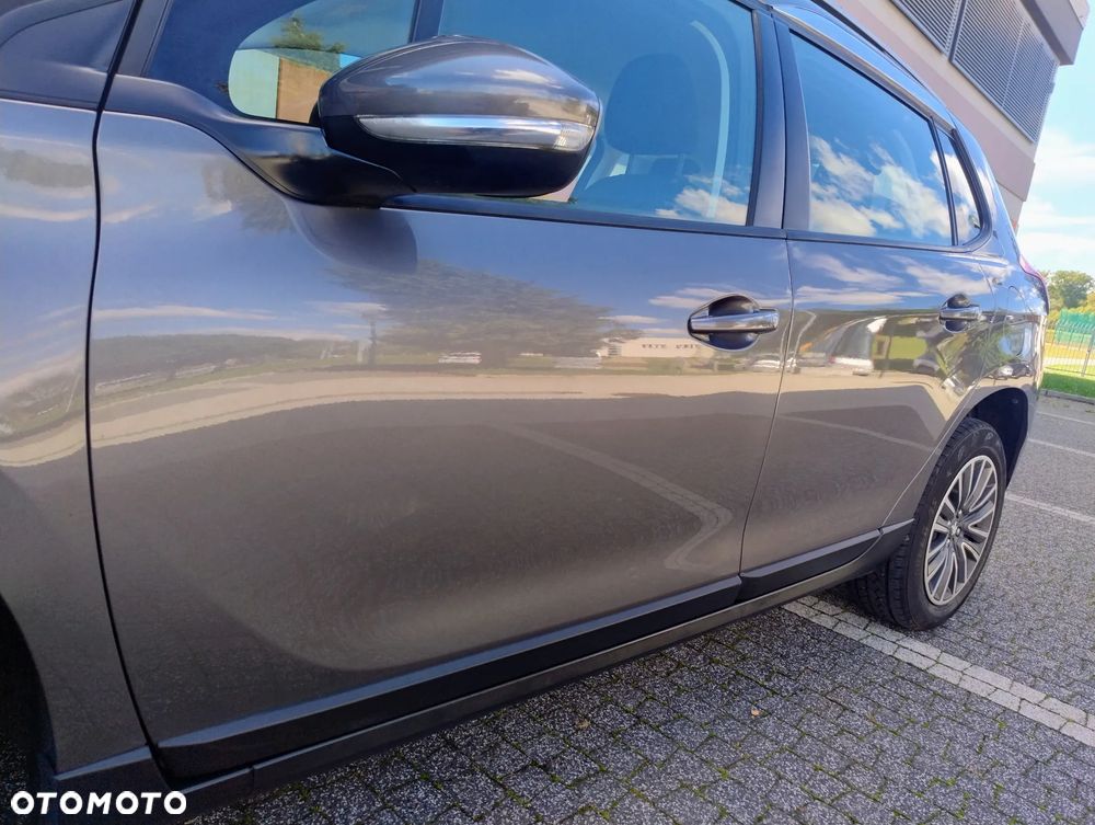 Peugeot 2008 1.2 Pure Tech Allure S&S - 33