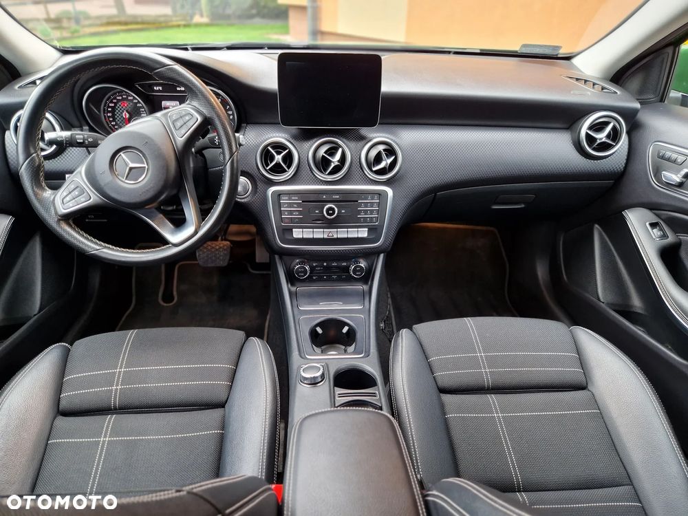 Mercedes-Benz Klasa A 200 7G-DCT - 18