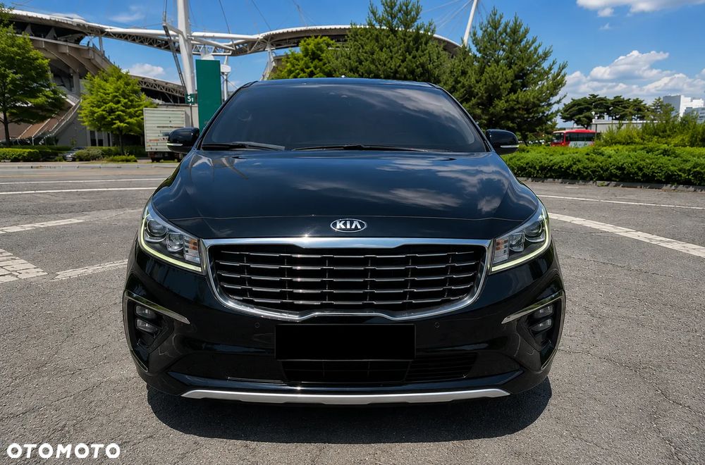Kia Carnival - 3