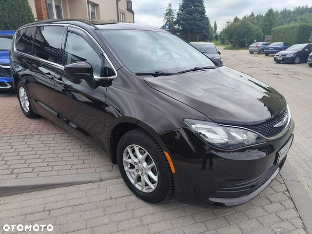 Chrysler Pacifica - 5