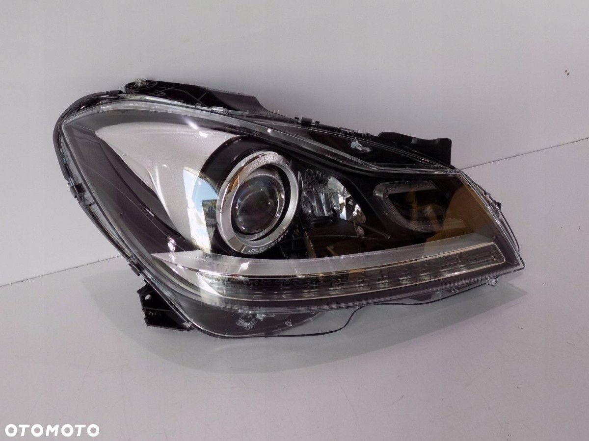 Mercedes W204 C Klasa Lampa ILS R - 2805 - 5