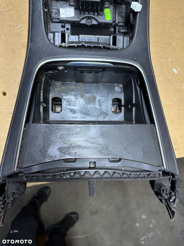MERCEDES S 222 AMG 63 s lift s coupé c 217 cup Hölder ładowarka indukcyjna podłokietnik gniazdo USB touch pad idrive mmi panel wydechu aktywnego - 23