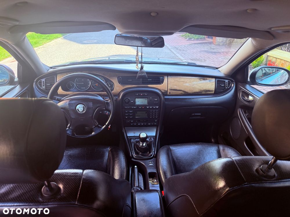 Jaguar X-Type 2.5 V6 4x4 Executive - 19