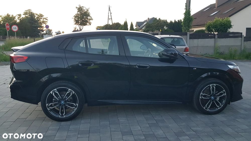 BMW iX2 - 14