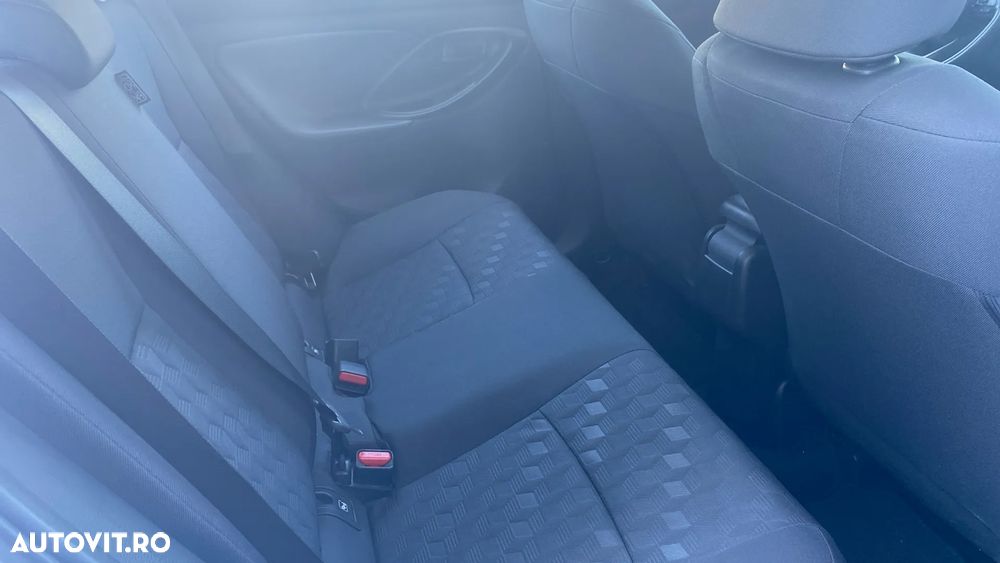 Toyota Yaris 1.5 VVT-i HSD Active - 7