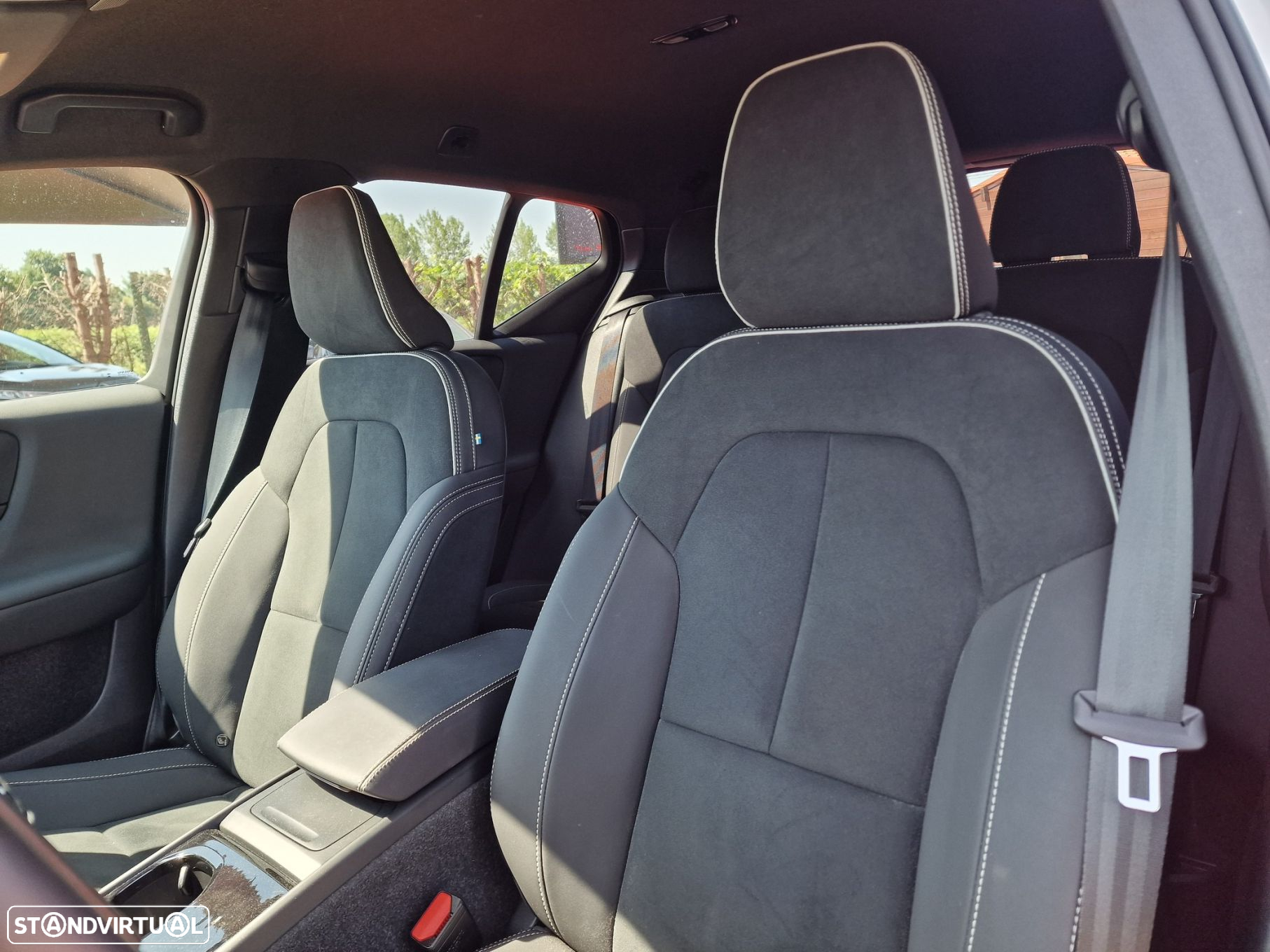 Volvo XC 40 Recharge Core - 11