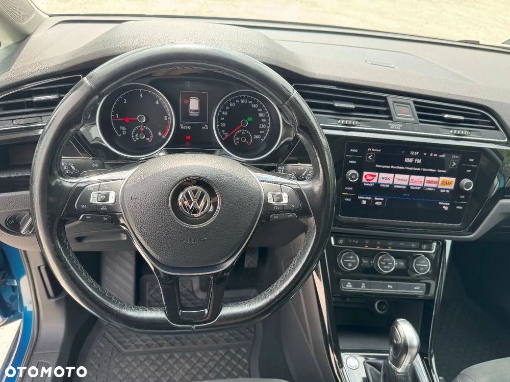 Volkswagen Touran - 20