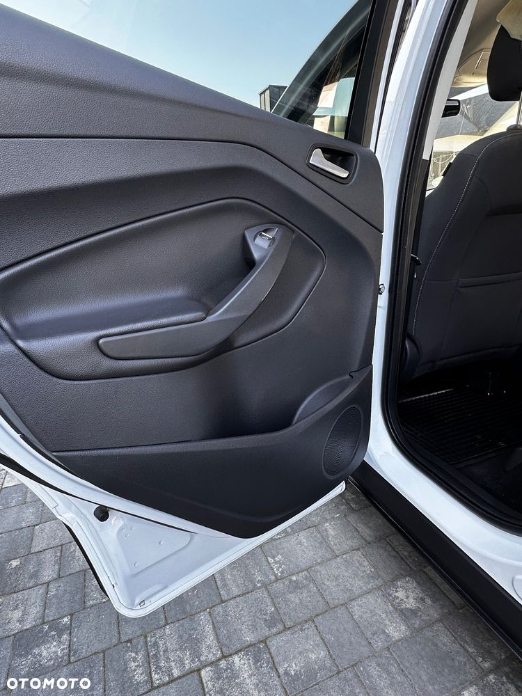 Ford Kuga 1.5 EcoBoost 2x4 Titanium - 12
