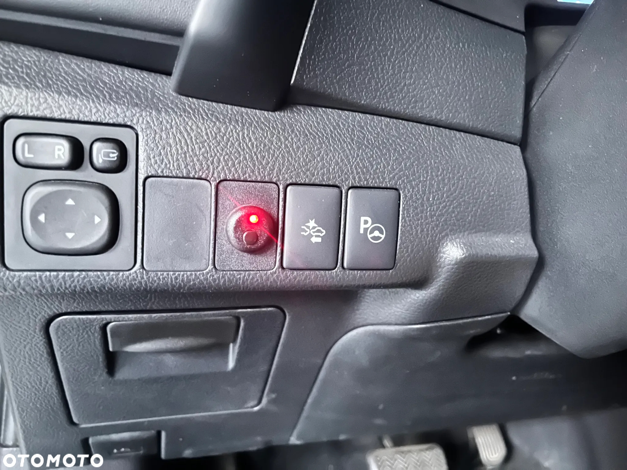 Toyota Auris Hybrid 135 Selection - 14
