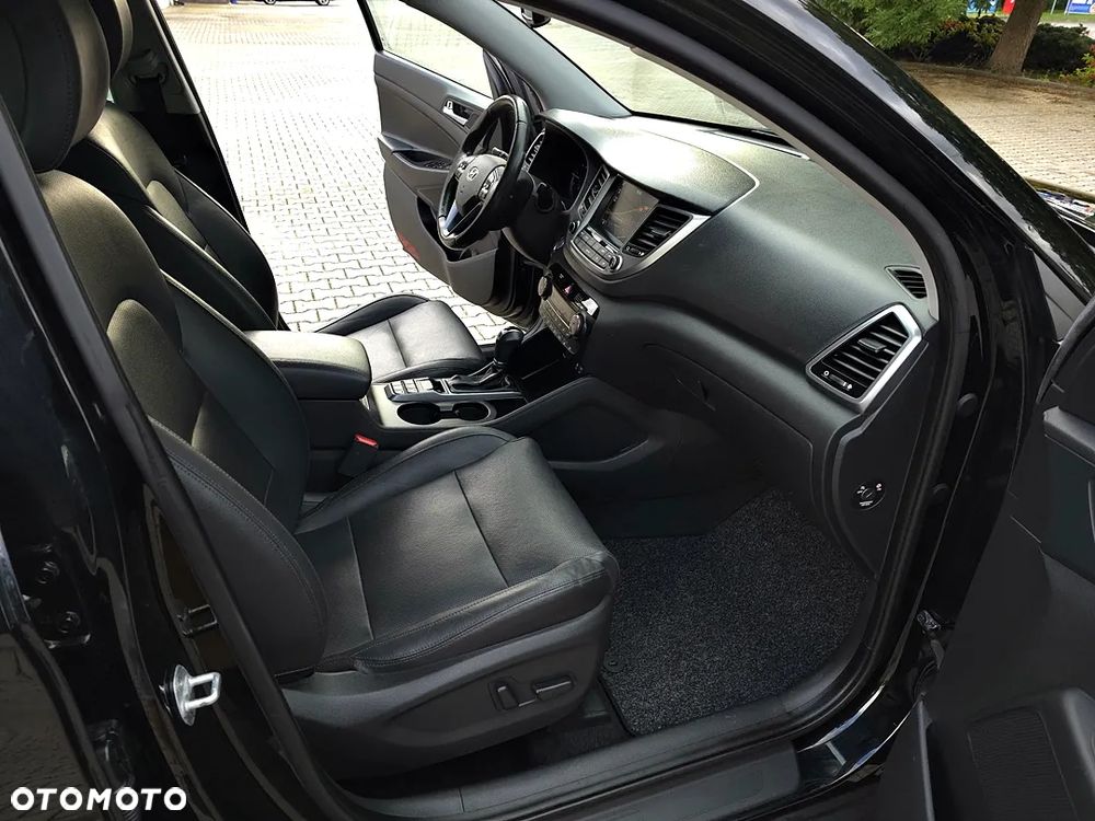 Hyundai Tucson 2.0 CRDI 4WD Automatik Premium - 24