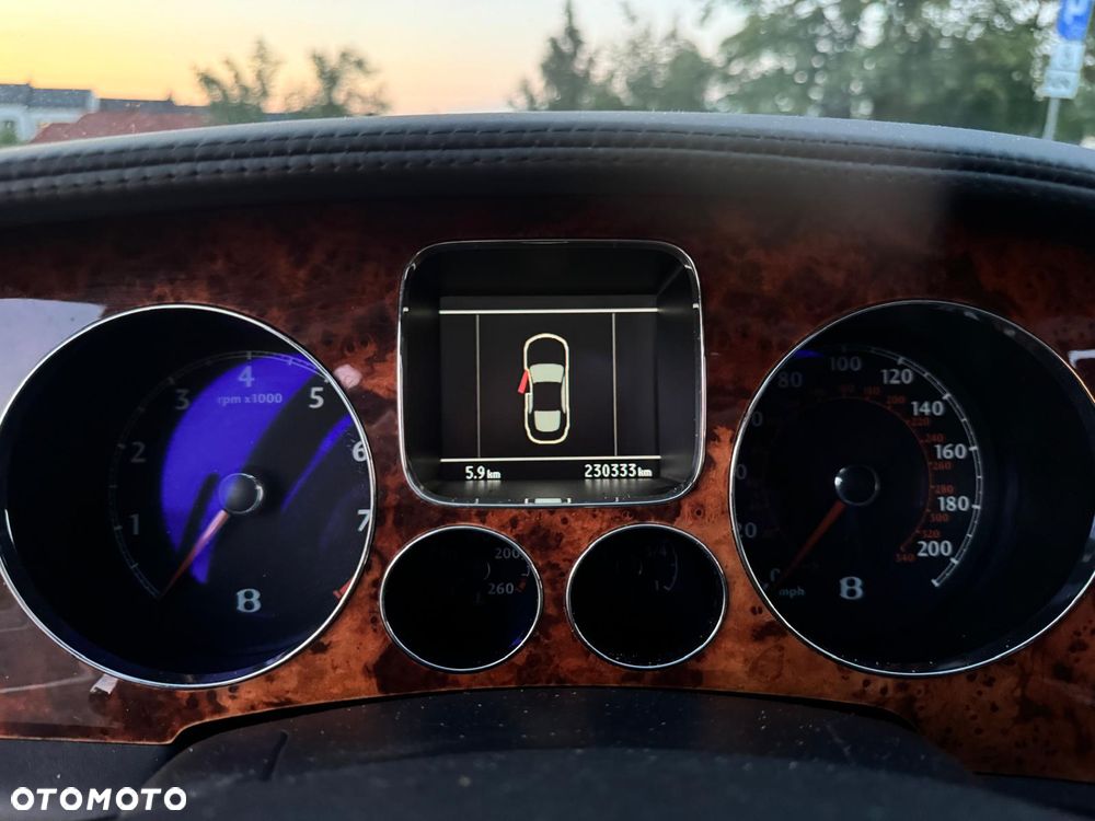 Bentley Flying Spur - 4