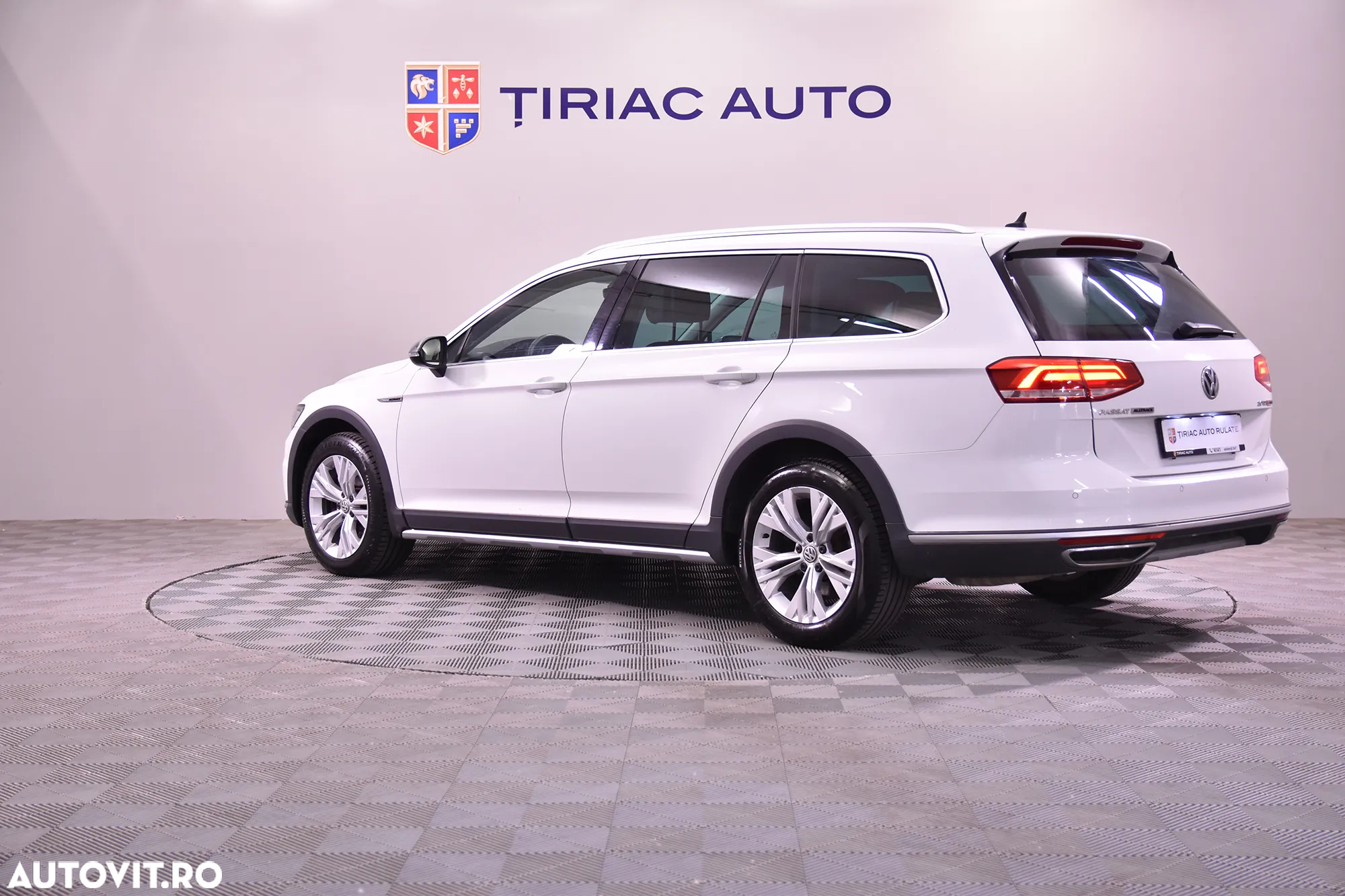 Volkswagen Passat Alltrack 2.0 TDI DSG 4Motion - 3