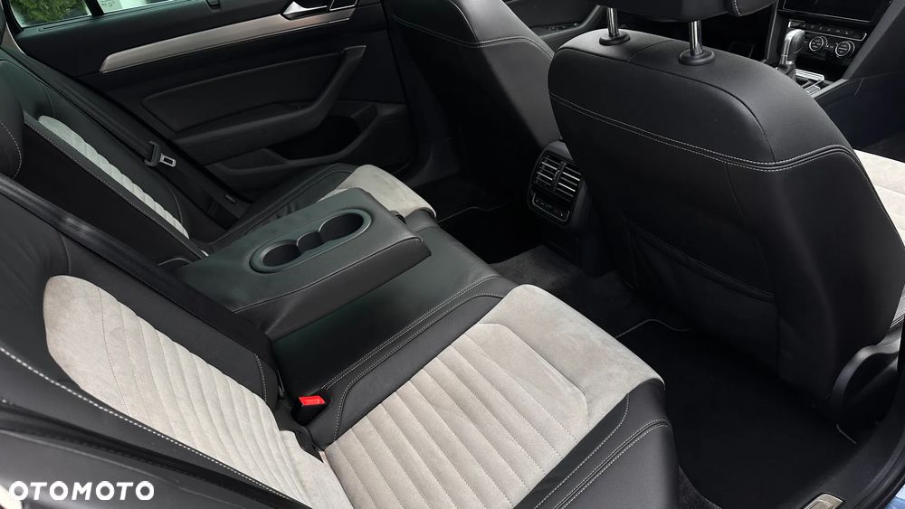 Volkswagen Passat Variant 2.0 TDI Bi-Turbo BMT 4Mot Highline DSG - 19