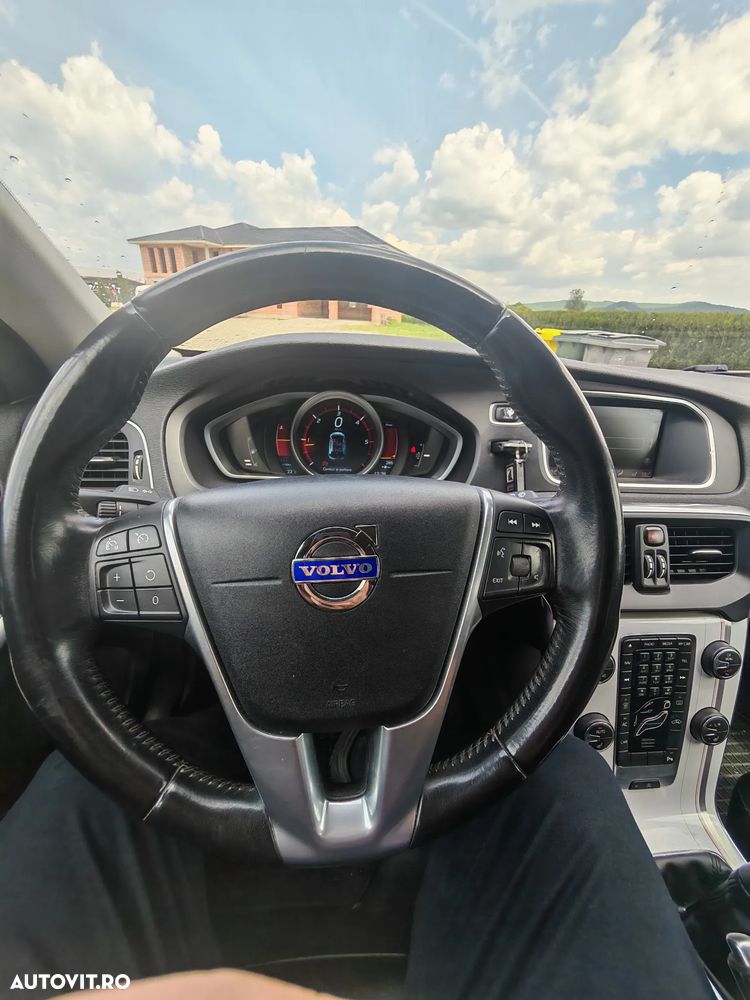 Volvo V40 D4 Momentum - 21