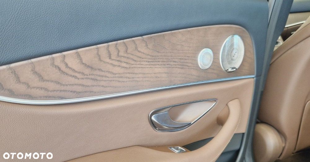 Mercedes-Benz Klasa E - 16