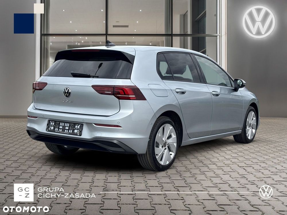 Volkswagen Golf - 6