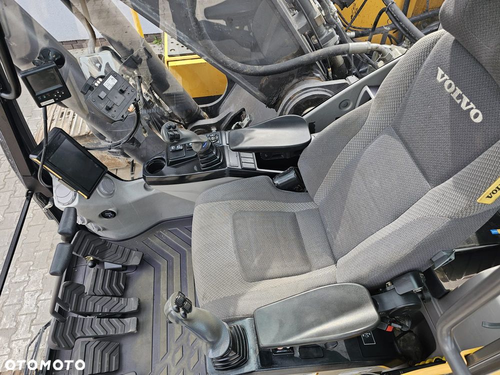 Volvo EC250EL - 10