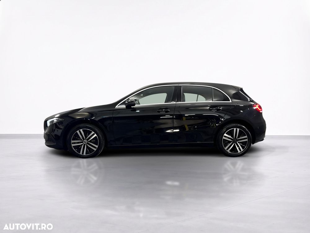 Mercedes-Benz A 250 e Sedan 8G-DCT AMG Line - 3