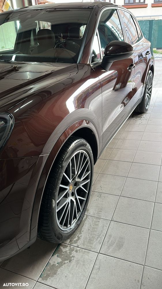 Porsche Cayenne Standard - 2