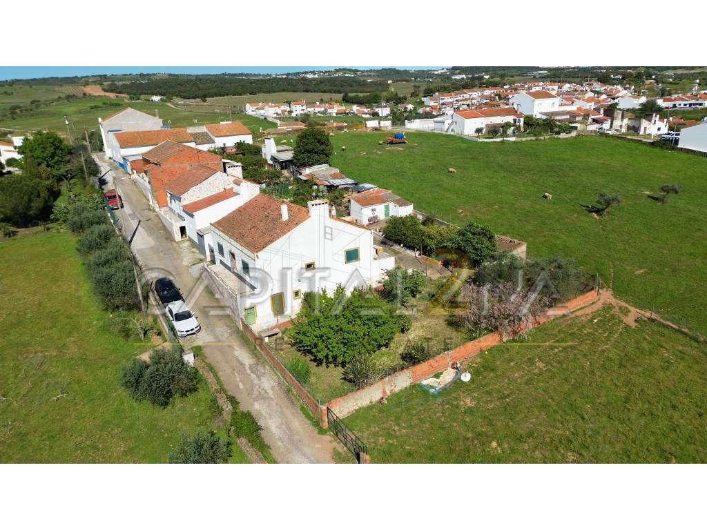 Moradia T3 com terreno de 700m² e vista | Borba - Grande imagem: 2/27