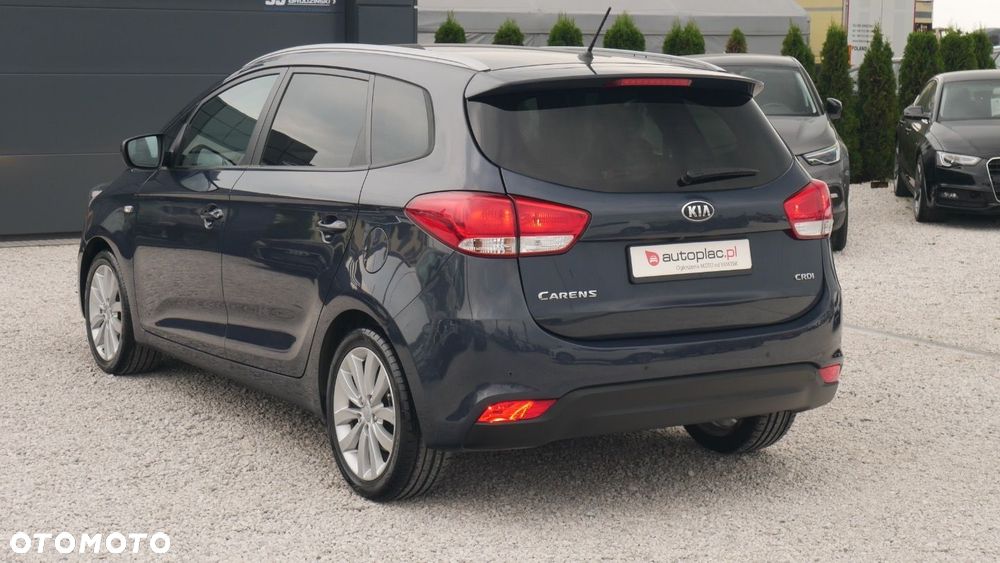 Kia Carens - 5