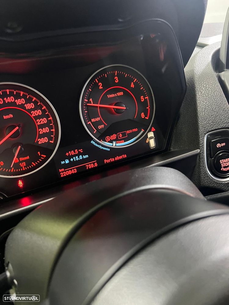 BMW 118 d Pack M - 12