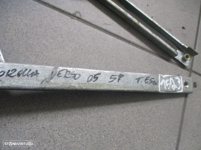 Elevador Sem Motor ELEVSM1523 TOYOTA COROLLA VERSO 2005 5P TE TOYOTA COROLLA VERSO 2005 2.0 D4d 115Cv 5P CINZA TE TOYOTA COROLLA 2 VERSO FASE 2 2007 2.2 D4D 136CV 5P PRETO TE - 2