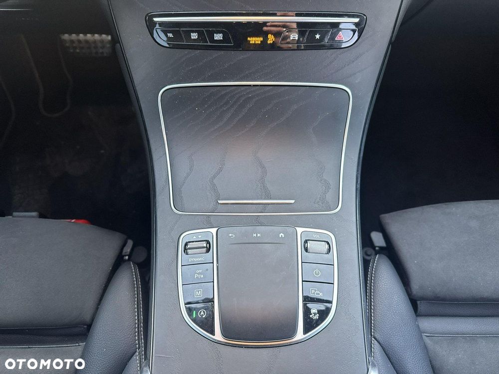 Mercedes-Benz GLC - 24