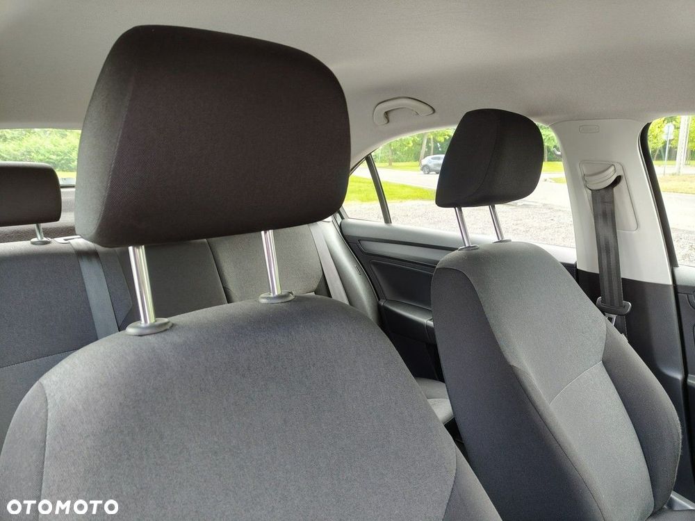 Skoda RAPID 1.0 TSI Active - 13