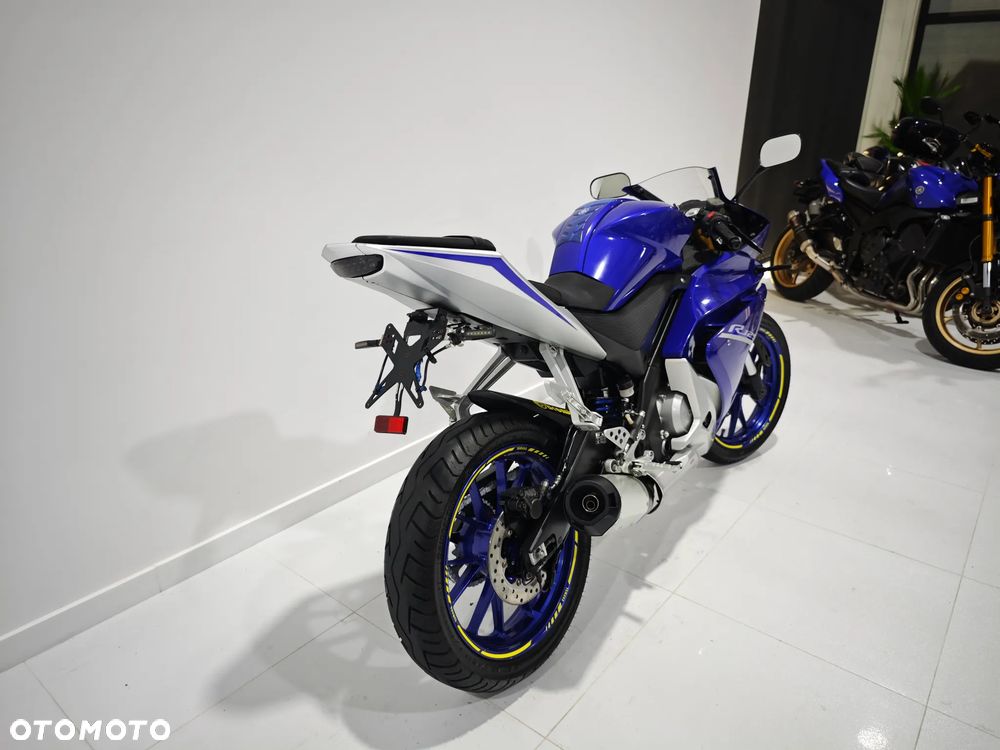 Yamaha YZF - 12