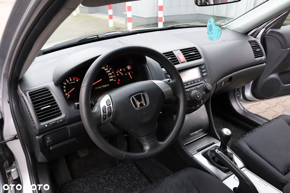 Honda Accord 2.0 i Executive - 21