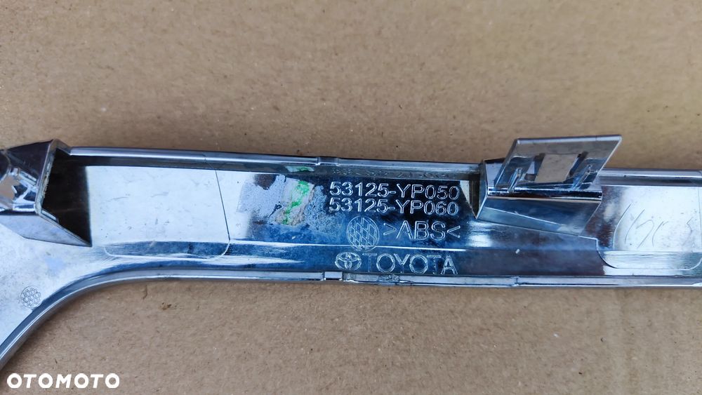 Toyota Hilux Invicible 20- Emblemat pod Radar Chrom Listwa Atrapa - 4