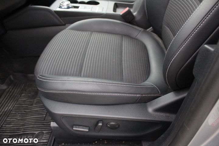 Ford Kuga 2.5P PHEV FWD Titanium X - 19