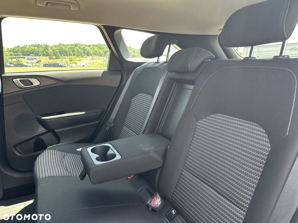 Kia Ceed - 16