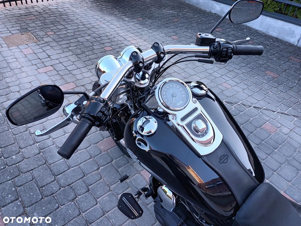 Harley-Davidson Dyna Fat Bob - 10