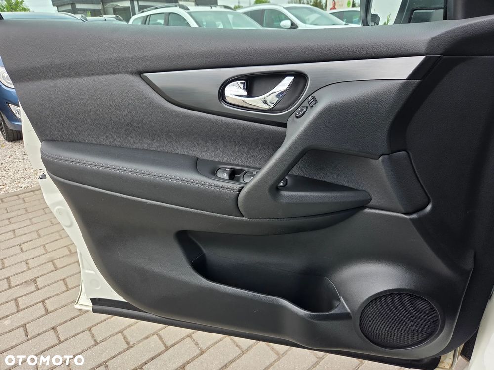 Nissan Qashqai 1.3 DIG-T DCT ACENTA - 37