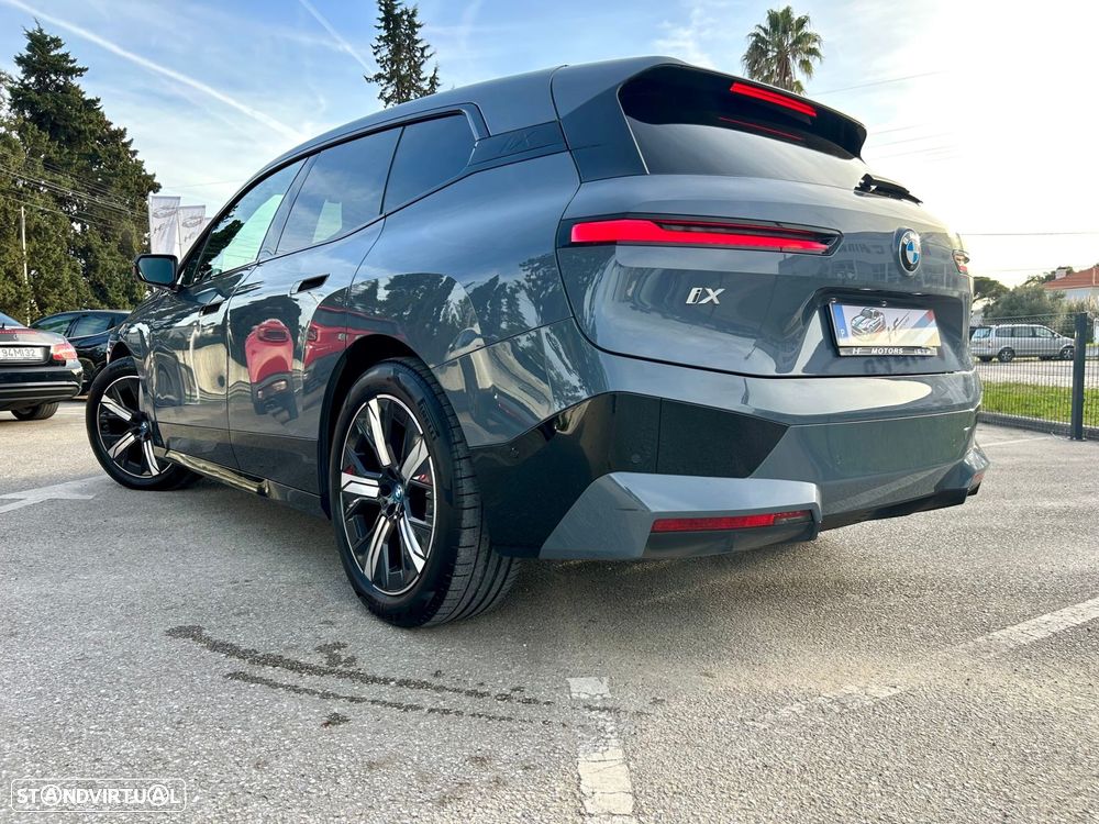 BMW iX xDrive 40 Pack Desportivo - 15