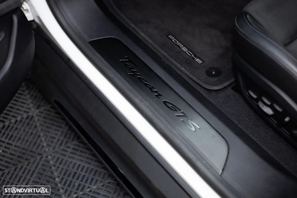 Porsche Taycan Sport Turismo GTS - 40