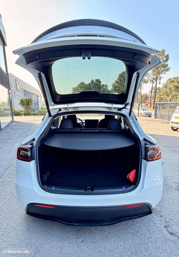 Tesla Model Y Performance Dual Motor AWD - 9