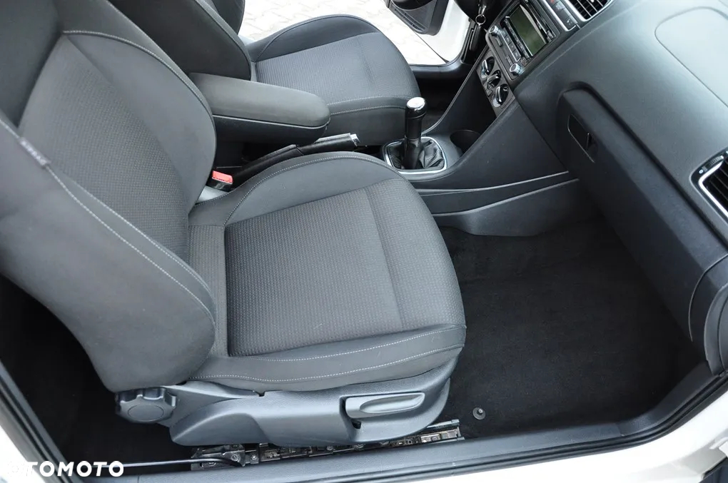 Volkswagen Polo 1.4 Comfortline - 27