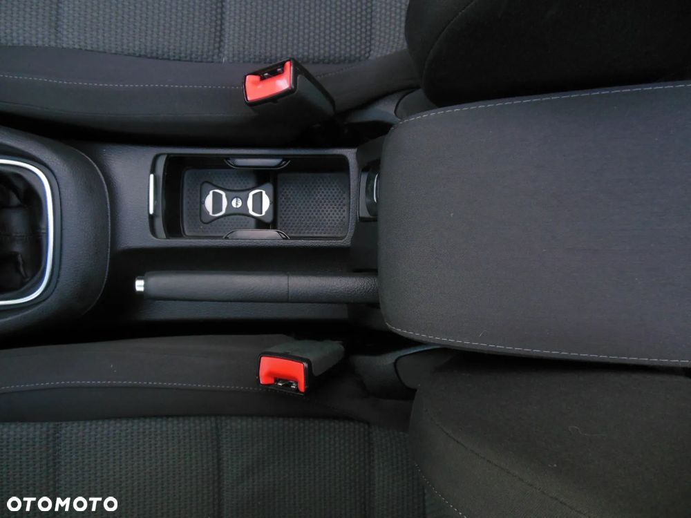 Volkswagen Golf - 21