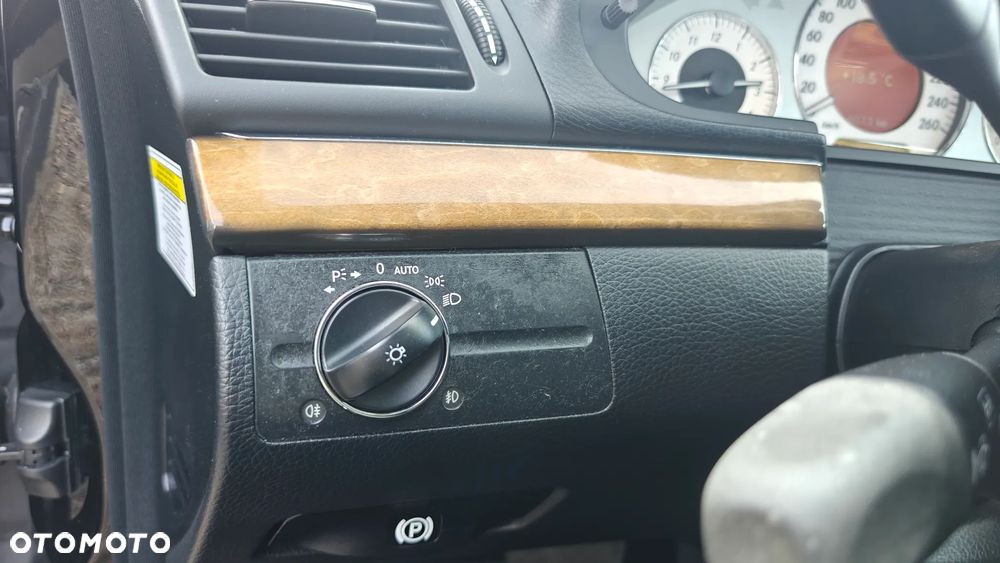 Mercedes-Benz Klasa E 500 Avantgarde - 25