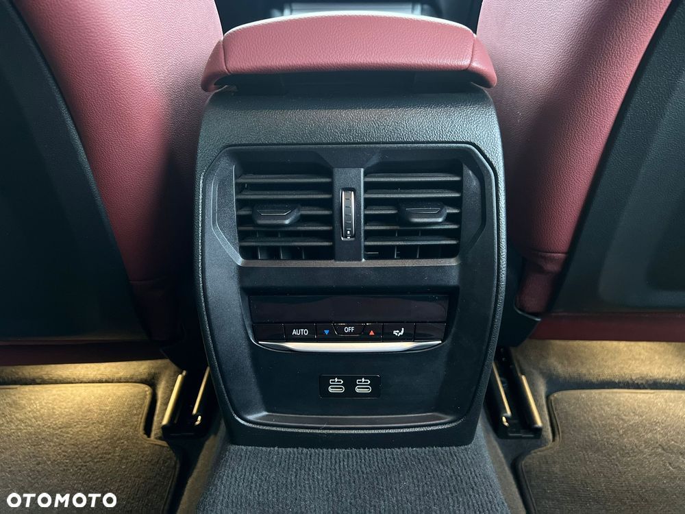 BMW Seria 3 318d MHEV Sport Line - 31