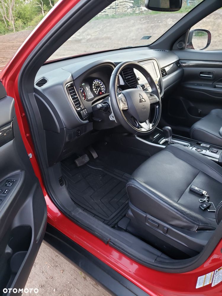 Mitsubishi Outlander - 7