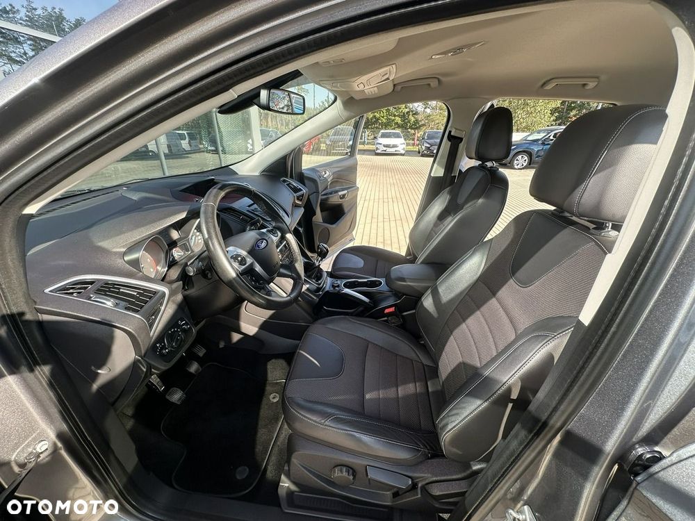 Ford Kuga 2.0 TDCi 2x4 Titanium - 11