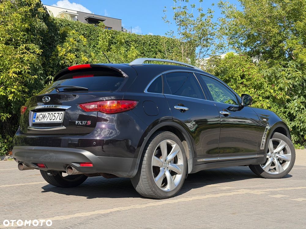 Infiniti FX - 4