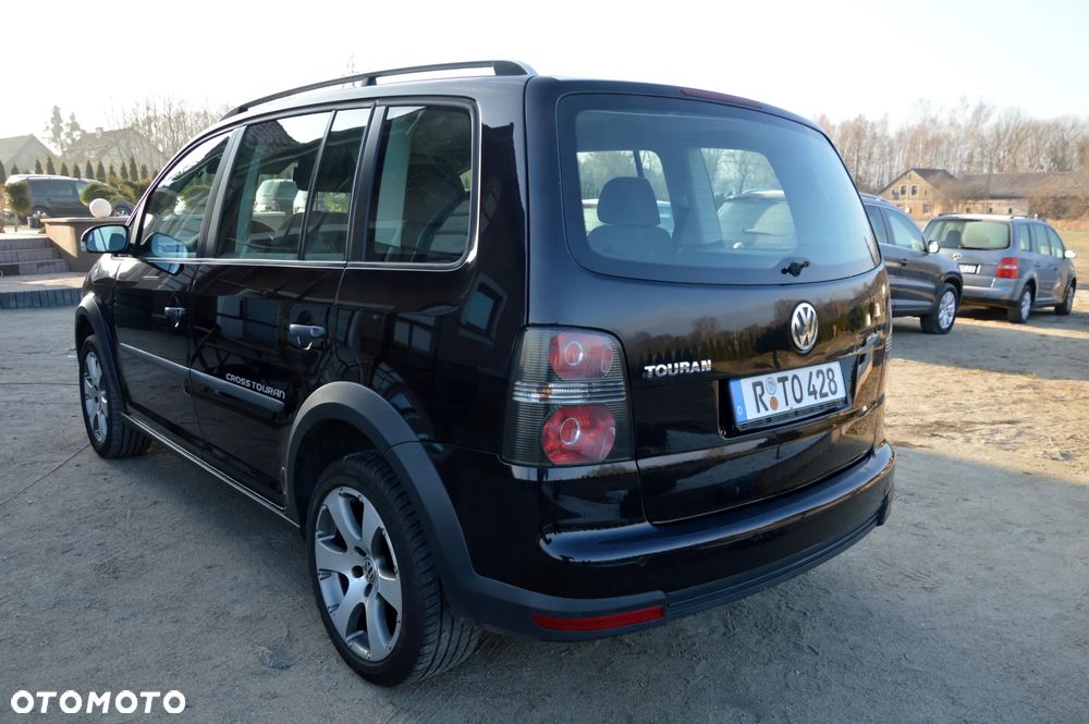 Volkswagen Touran 2.0 TDI DPF Cross - 4