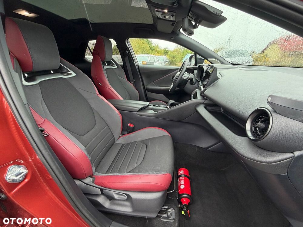 Toyota C-HR 2.0 PHEV Dynamic Force Tokyo Edition - 32