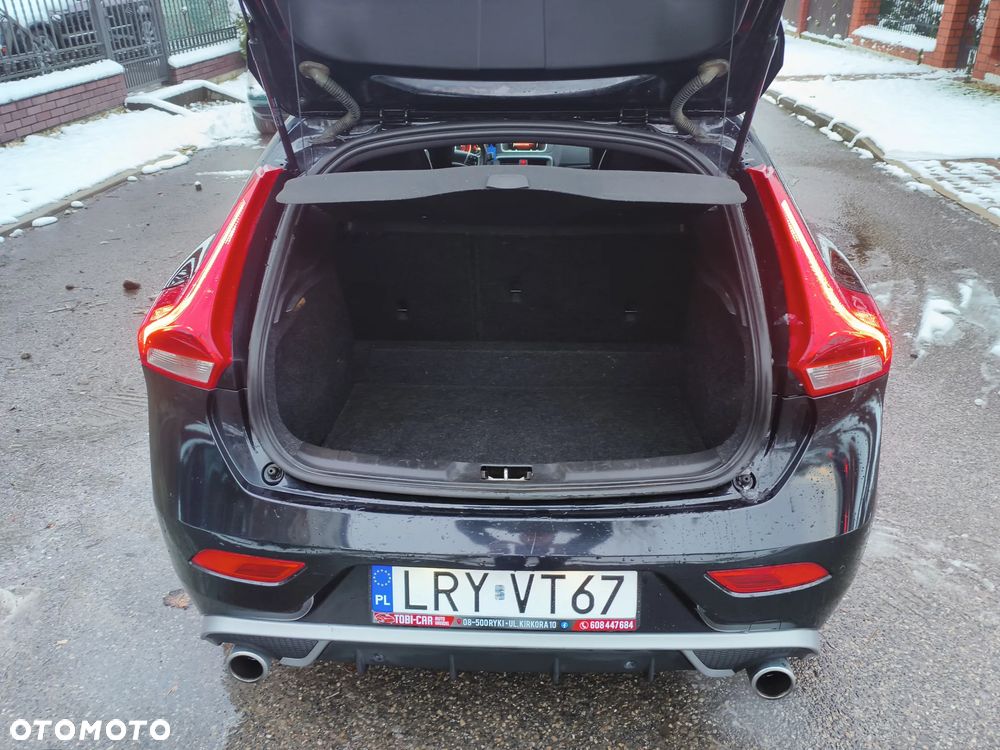 Volvo V40 D4 Drive-E R-Design Summum - 29